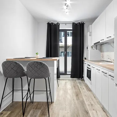 Den Apartament By Van Năvodari